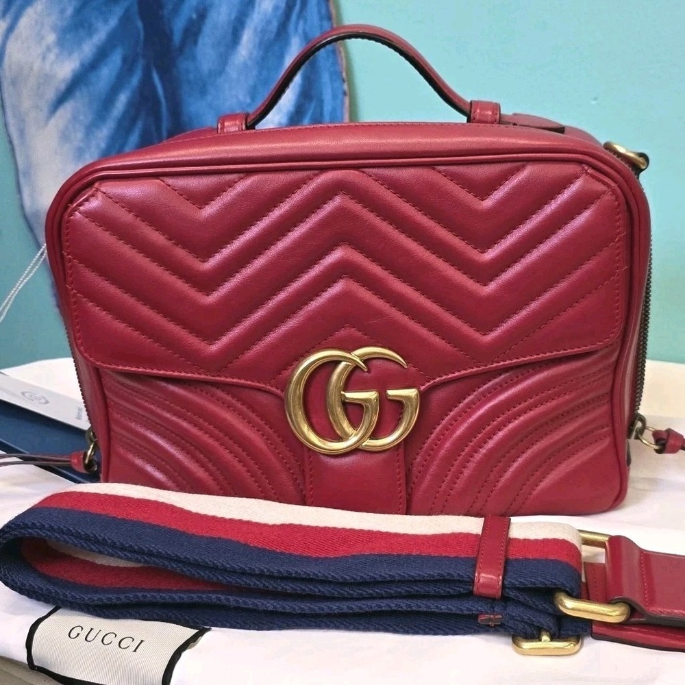 Gucci GG Marmont Collection Gold Logo Flap Zipper Red White Blue Strap